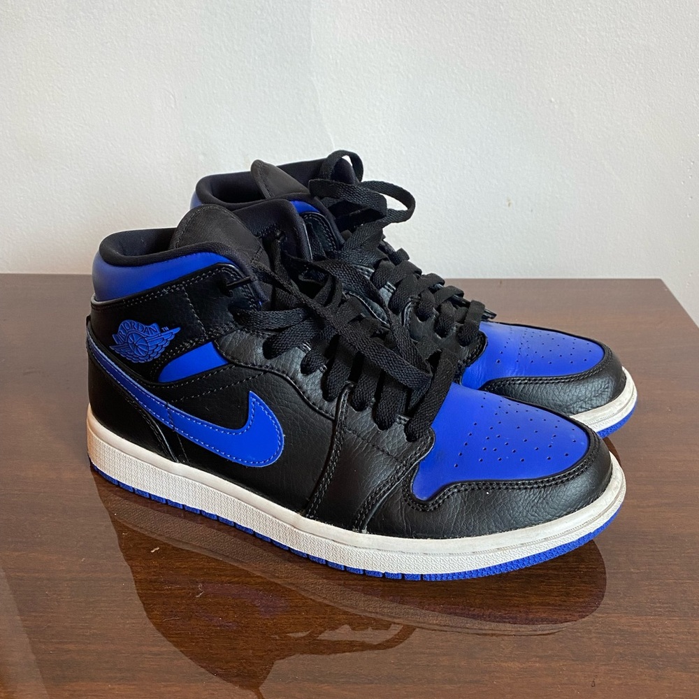 Air Jordan 1 Mid 'Black Hyper Royal 2020
